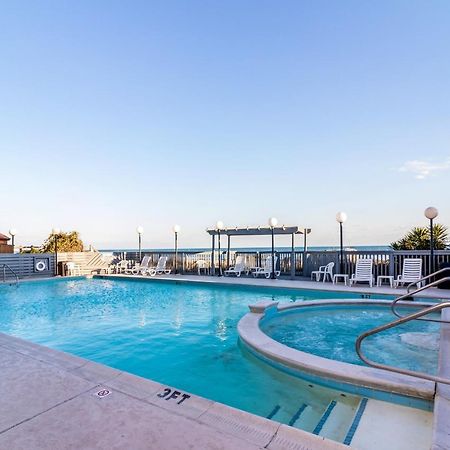 Crystal Coast Oceanfront Hotel Pine Knoll Shores Exteriör bild