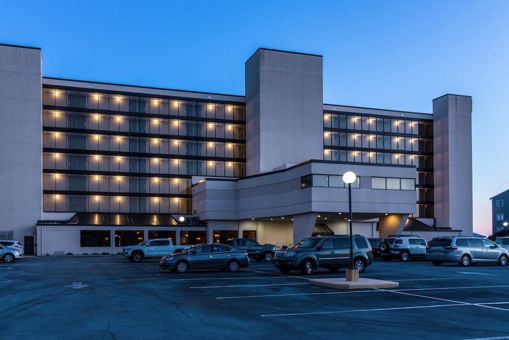 Crystal Coast Oceanfront Hotel Pine Knoll Shores Exteriör bild