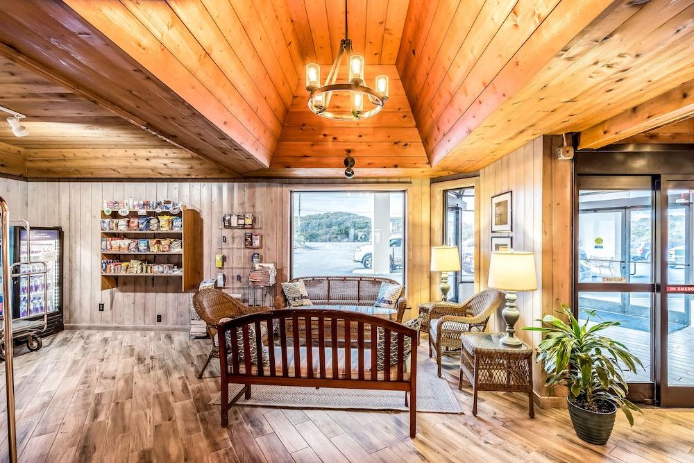 Crystal Coast Oceanfront Hotel Pine Knoll Shores Exteriör bild