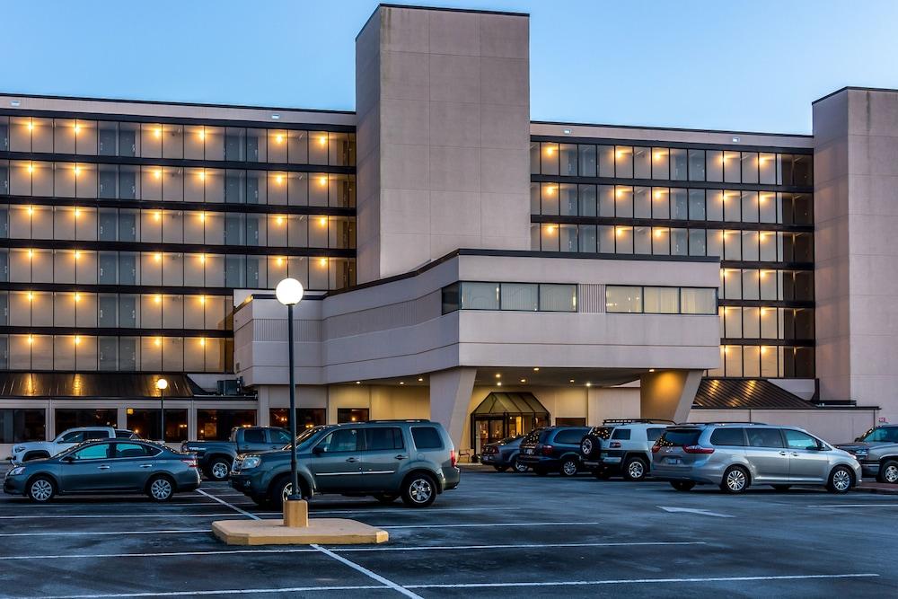 Crystal Coast Oceanfront Hotel Pine Knoll Shores Exteriör bild