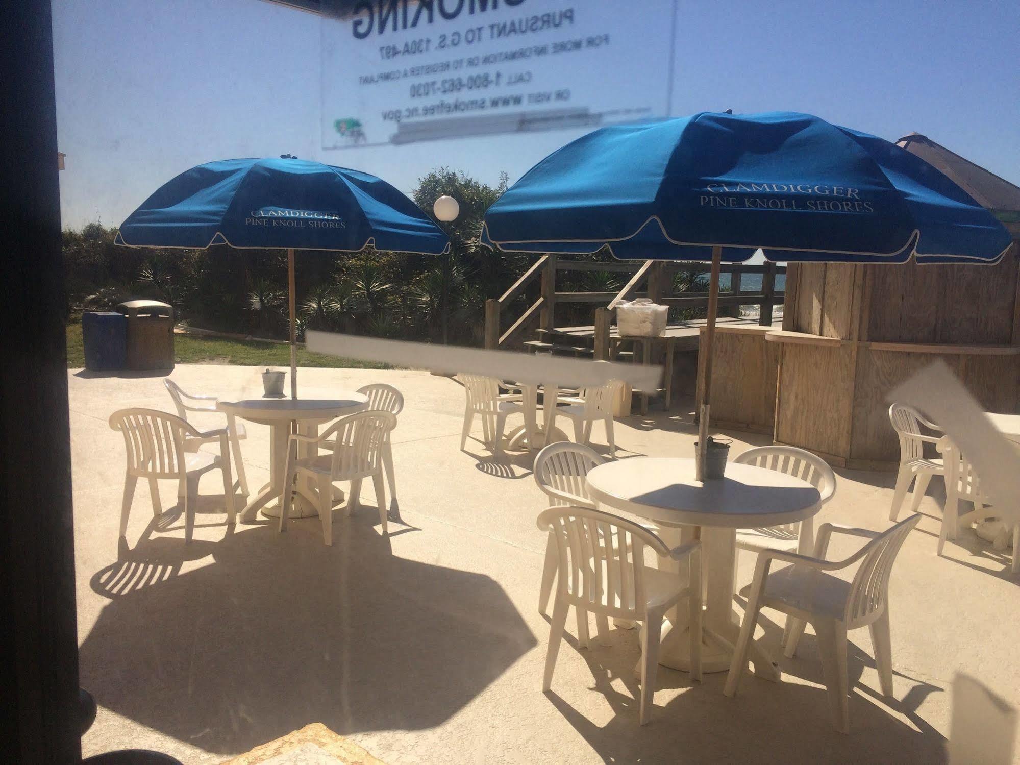 Crystal Coast Oceanfront Hotel Pine Knoll Shores Exteriör bild