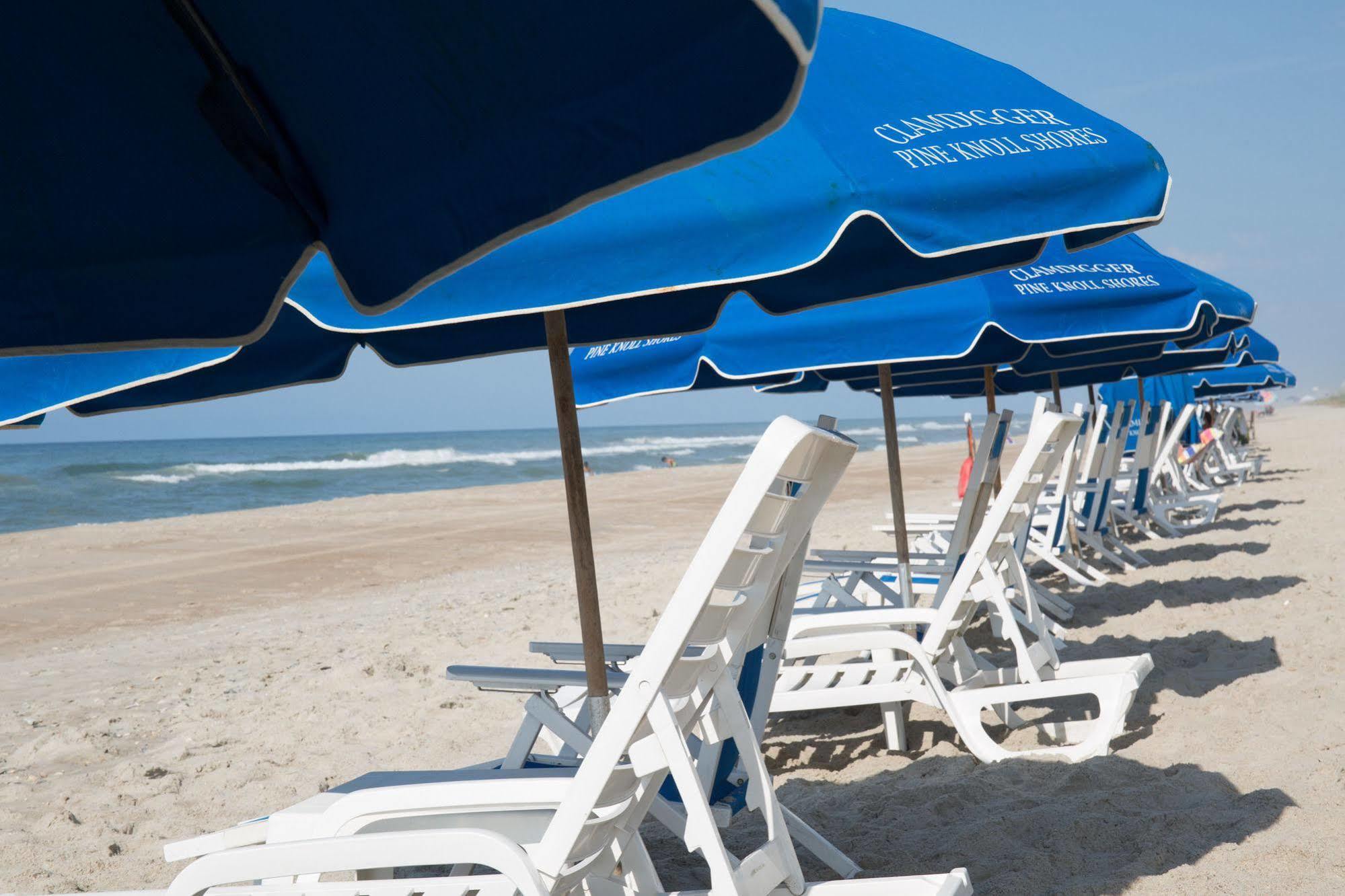 Crystal Coast Oceanfront Hotel Pine Knoll Shores Exteriör bild