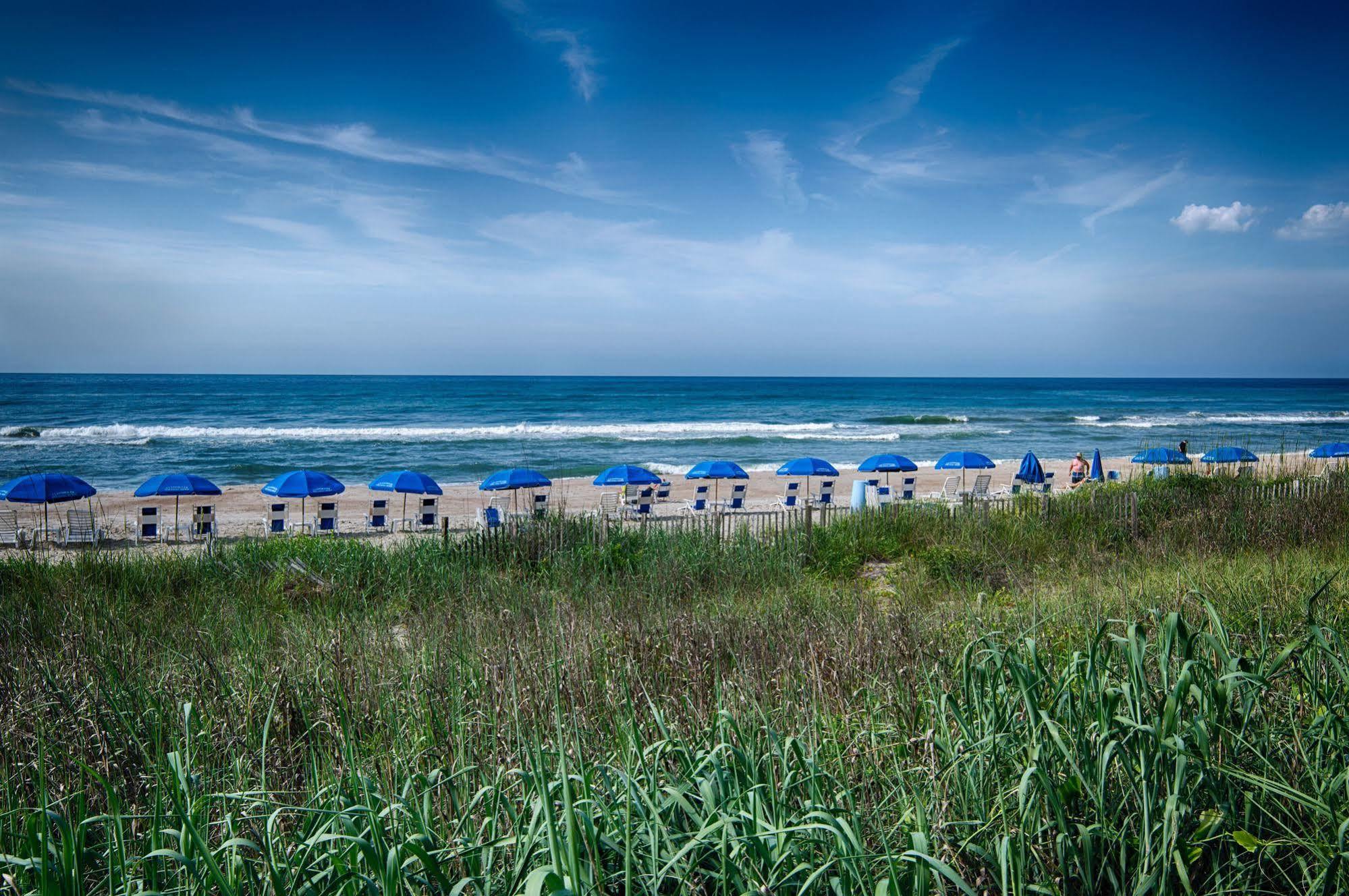 Crystal Coast Oceanfront Hotel Pine Knoll Shores Exteriör bild