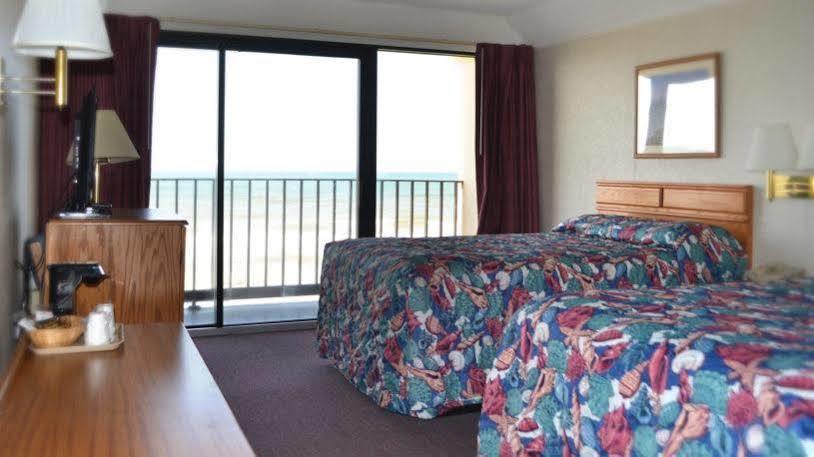 Crystal Coast Oceanfront Hotel Pine Knoll Shores Exteriör bild